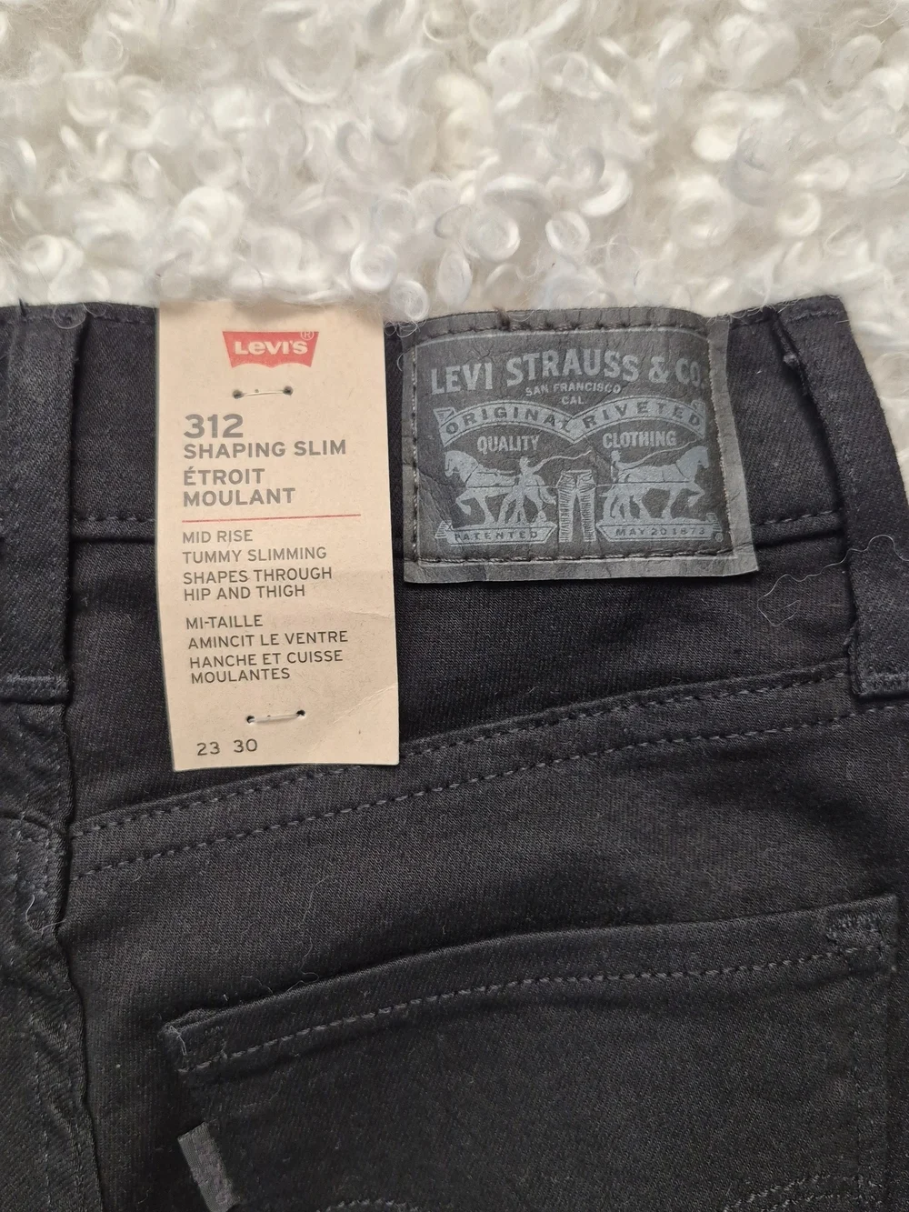Levi's Women's 312 Shaping Mid Rise Slim Jeans Black Minimalist Classic 23x30 - Picture 14 of 16